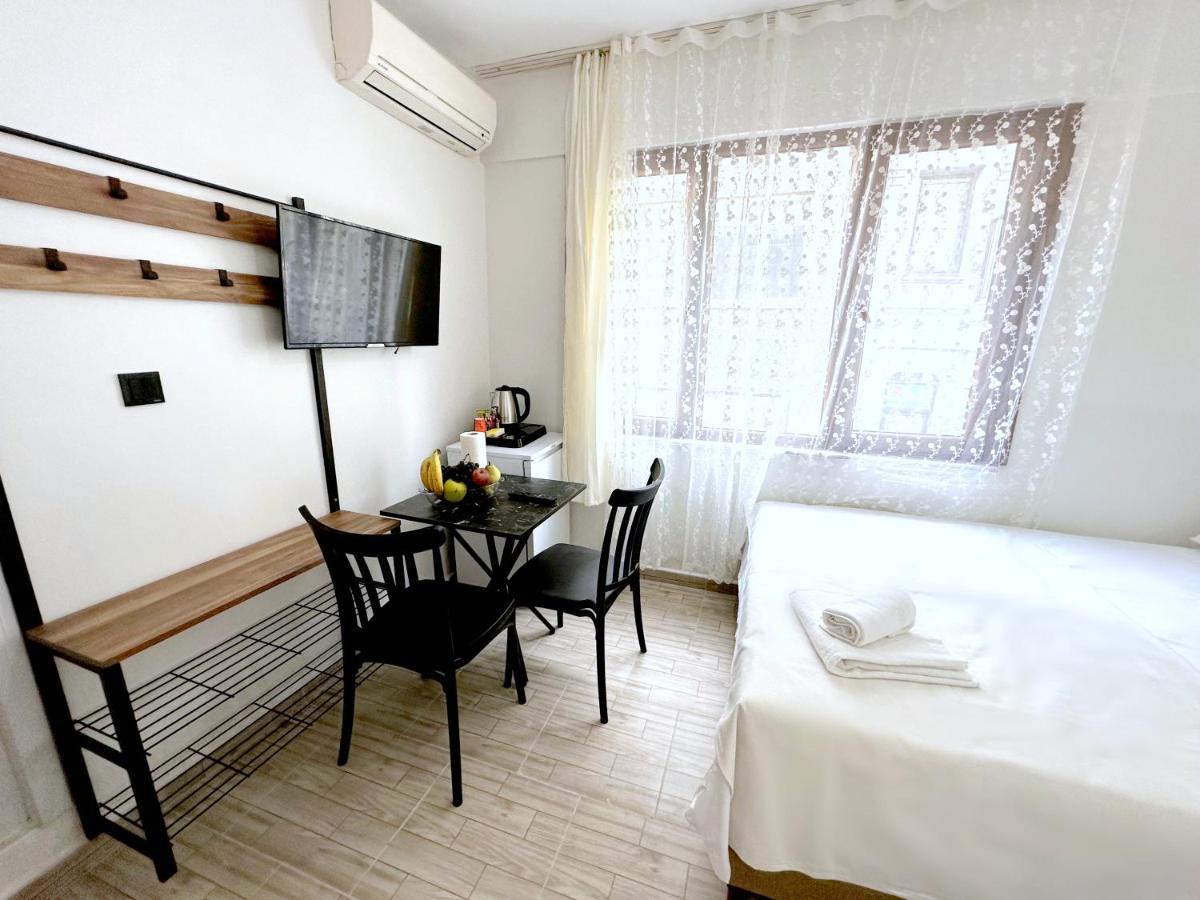 Menesa Hotel Istanboel Buitenkant foto