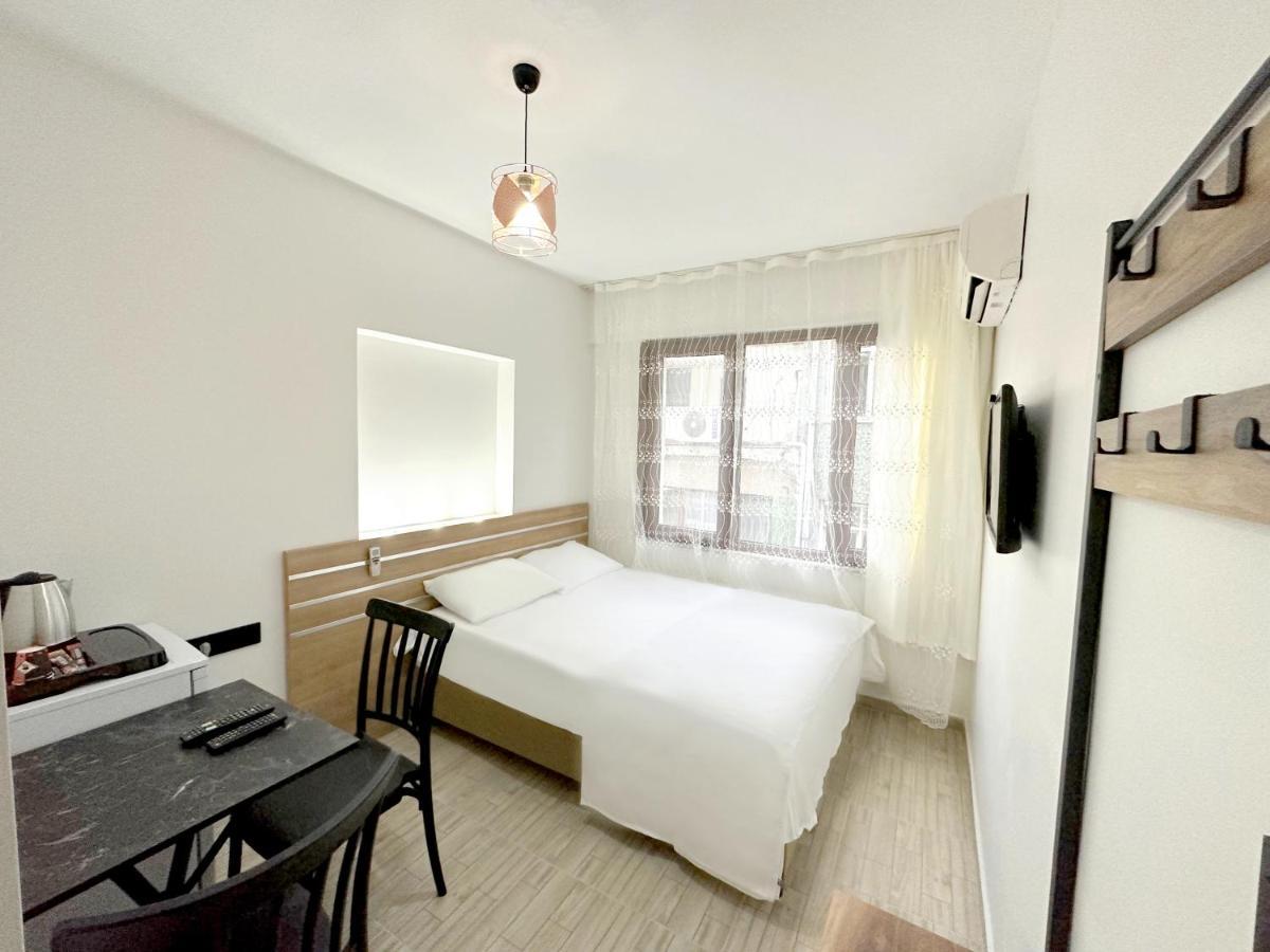 Menesa Hotel Istanboel Buitenkant foto