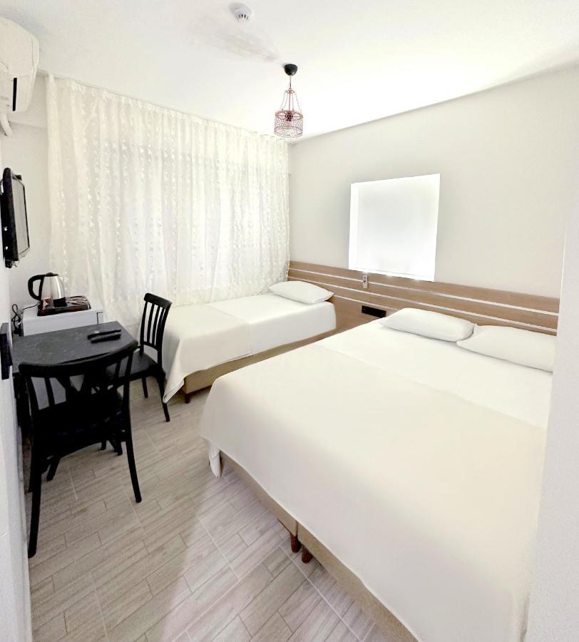 Menesa Hotel Istanboel Buitenkant foto