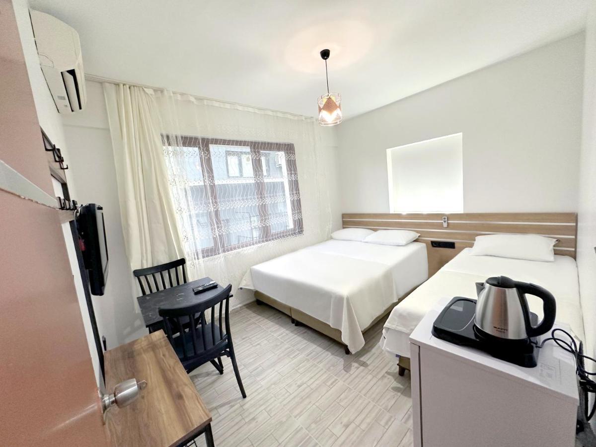 Menesa Hotel Istanboel Buitenkant foto